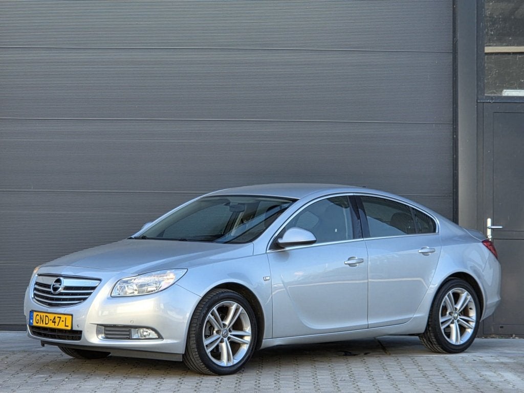 Opel Insignia 1.8 Cosmo goed onderhouden apk '27! (bj 2010), Euro 5, 4 cilinders, 1796 cc, Bedrijf