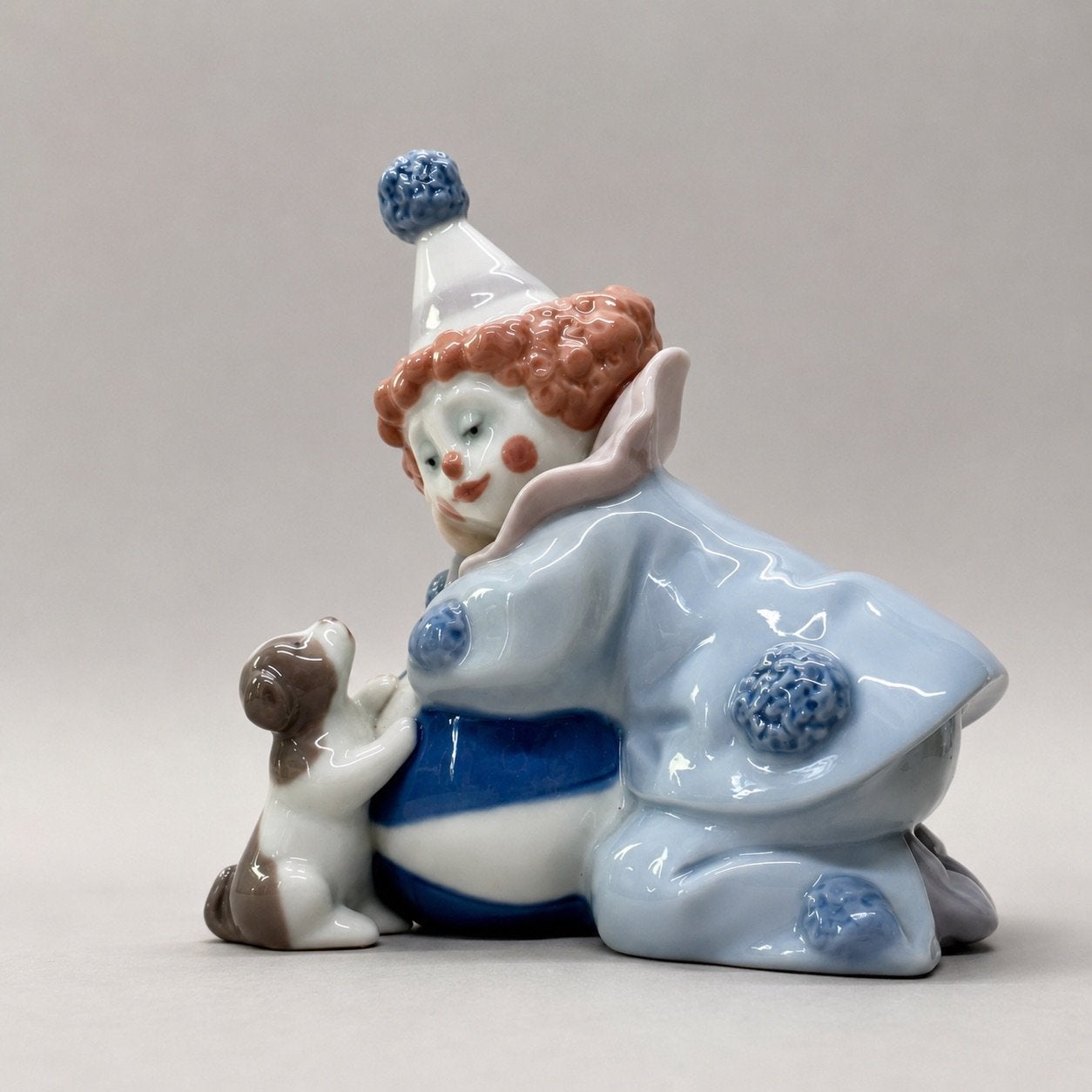 Lladró “Pierrot with Puppy and Ball”  Model 5278  José Puche, Ophalen of Verzenden, Zo goed als nieuw, Mens