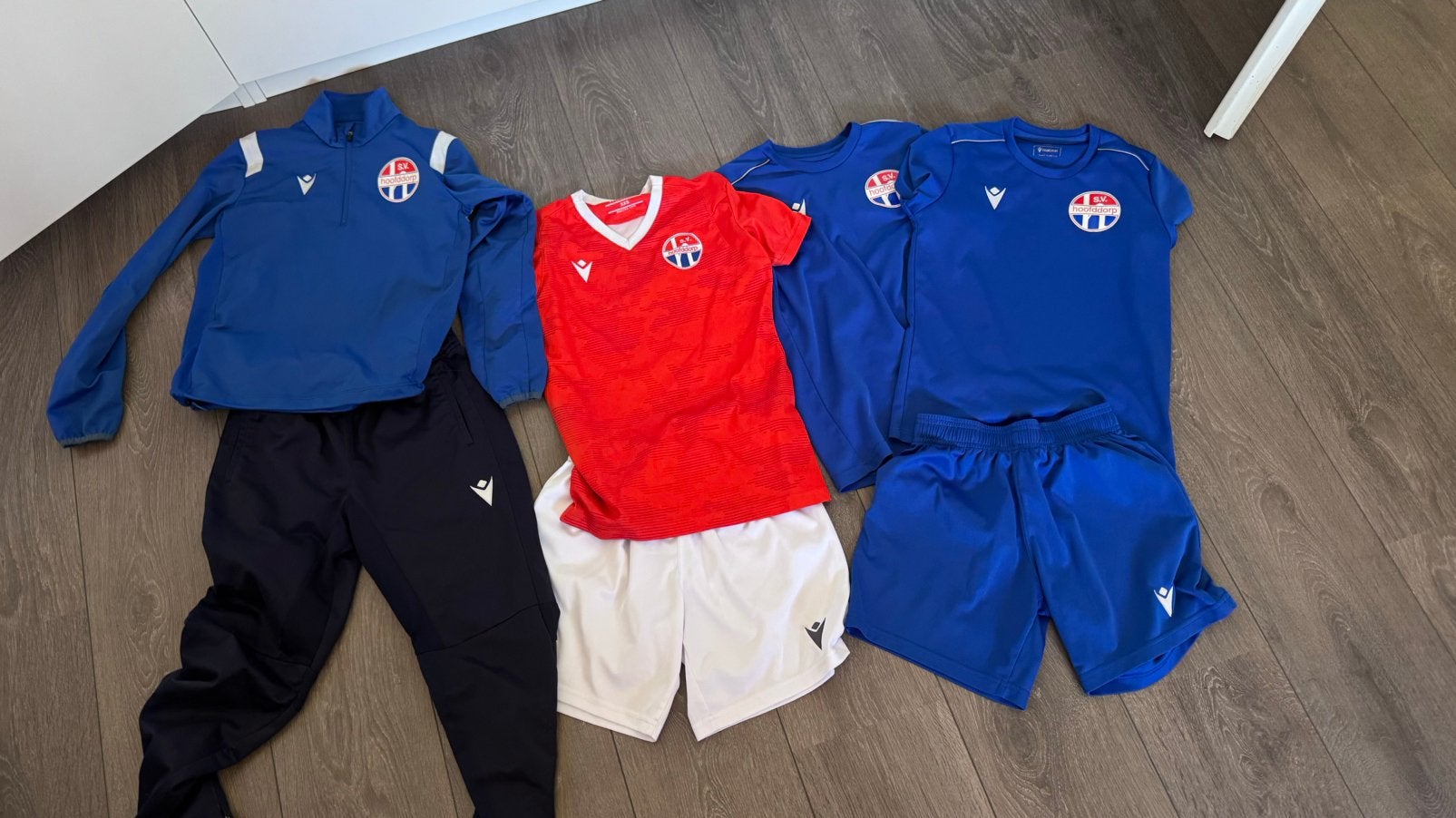 SV Hoofddorp kledingset XXS, Sport en Fitness, Maat XS of kleiner, Ophalen, Zo goed als nieuw, Trainingspak