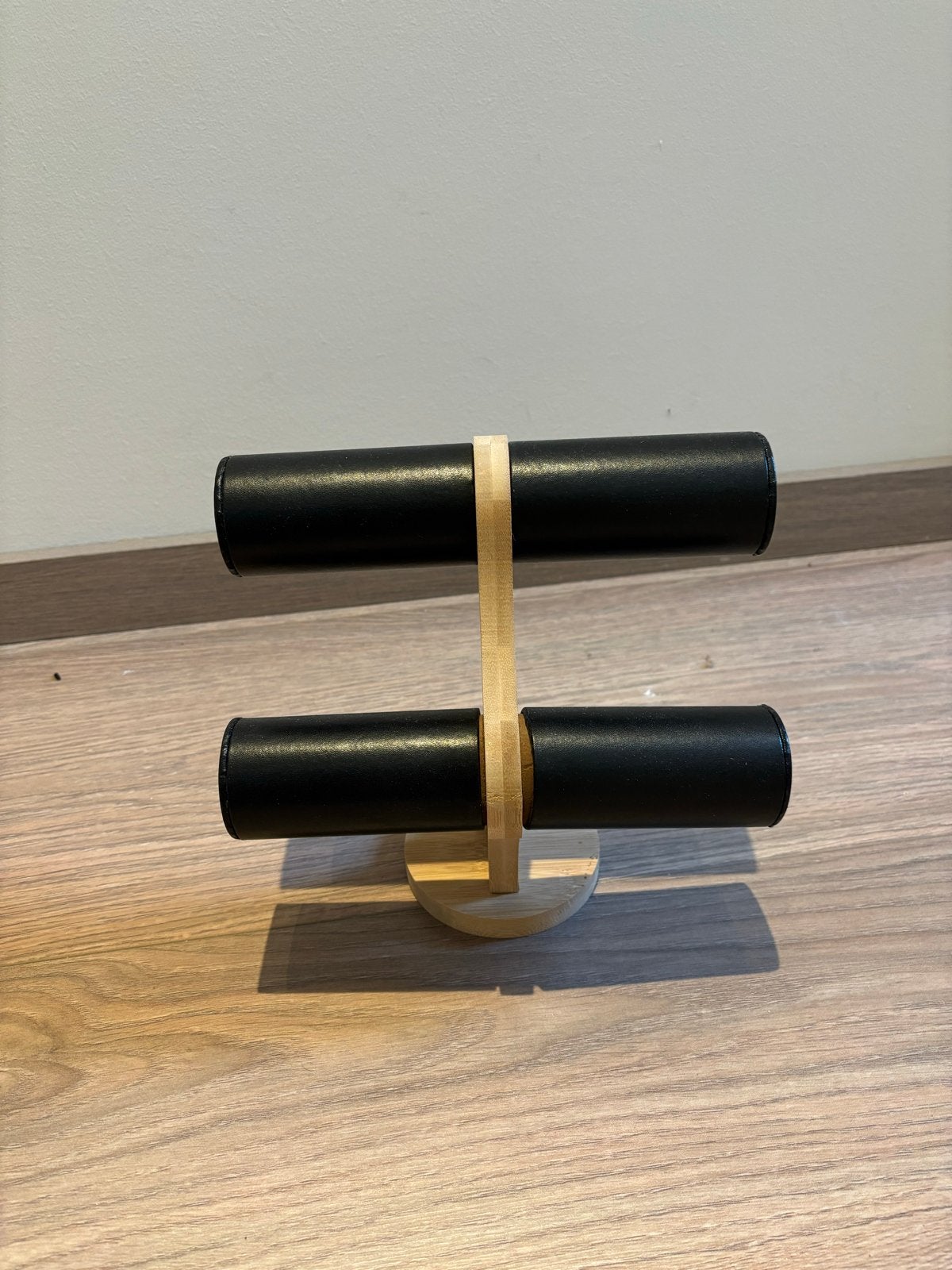 Houten sieradenstandaard voor armbanden en horloges, Ophalen of Verzenden, Zo goed als nieuw
