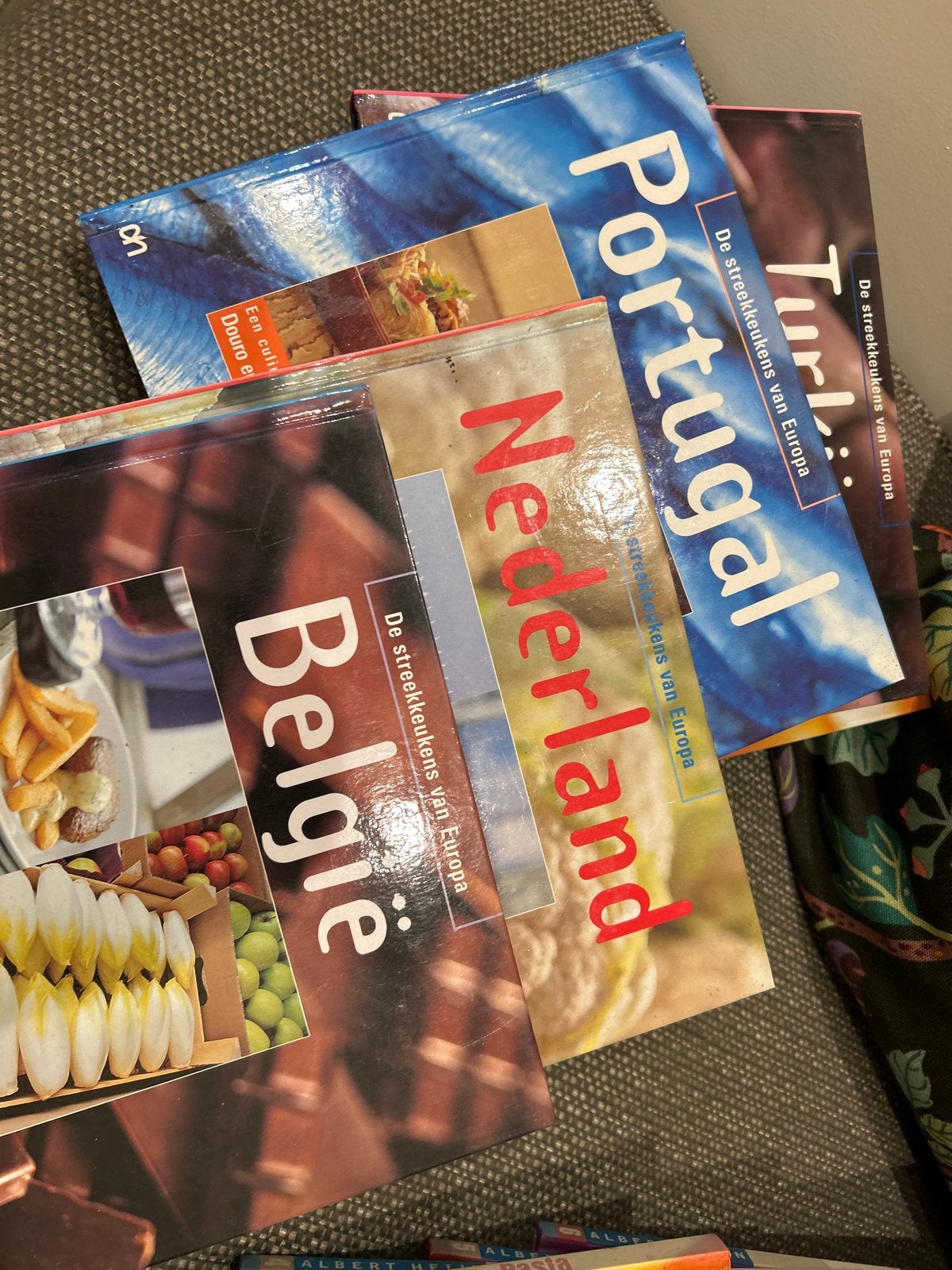 Grote collectie kookboeken (ca. 30 stuks) - Diverse keukens, Boeken, Ophalen, Gelezen, Europa, Hoofdgerechten
