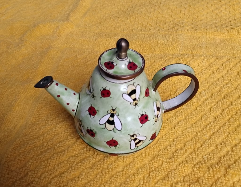 Vintage traid + aid mini theepotje No 151 UK, Ophalen