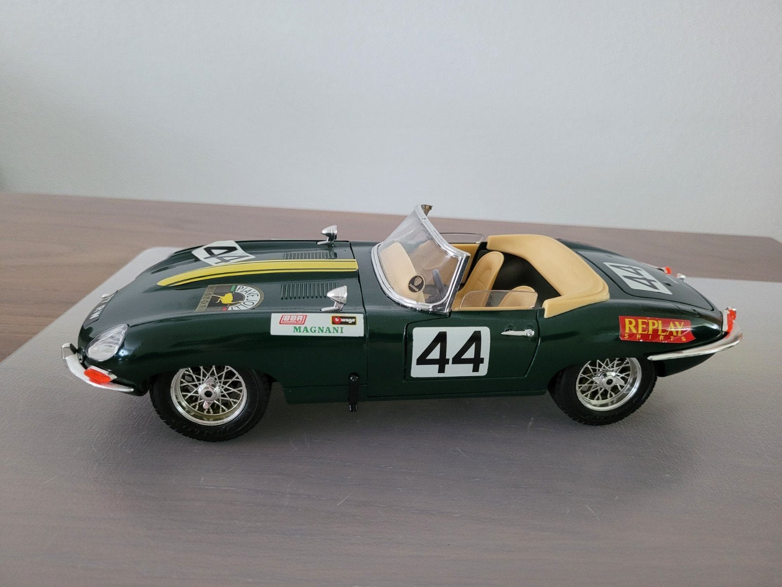 Jaguar E-Type Schaalmodel - Groen met #44, Ophalen of Verzenden, Zo goed als nieuw, Auto, Overige merken