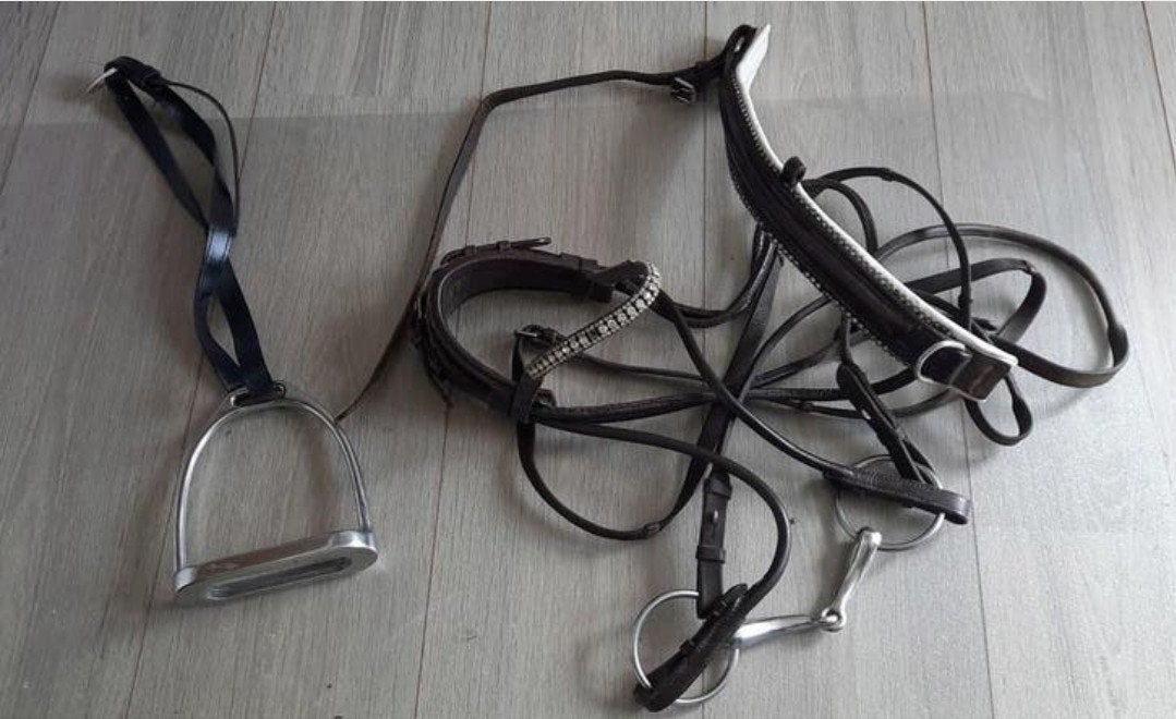 Paarden hoofdstel en 1 beugel, Dieren en Toebehoren, Paarden en Pony's | Hoofdstellen en Tuigage, Ophalen