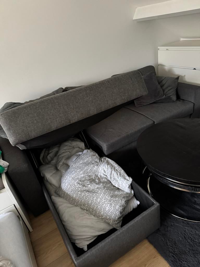 Jysk slaapbank met 2 salontafels, Ophalen, Zo goed als nieuw, Grijs