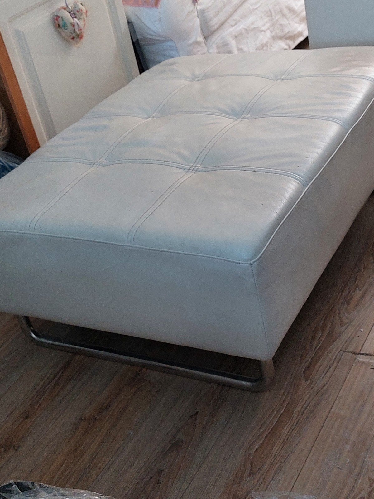Prachtige leren poef - Wit/Crème, Ophalen, Gebruikt, 100 tot 125 cm, 75 tot 100 cm