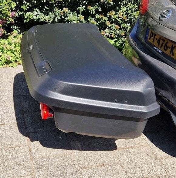 Te Huur: Prachtige Thule Arcos M 300 liter Trekhaakkoffer, Ophalen, Zo goed als nieuw