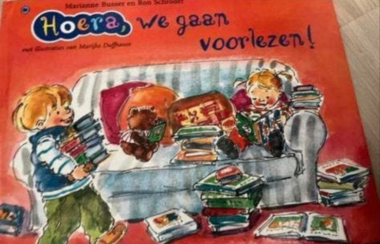 Hoera, we gaan voorlezen! - Marianne Busser & Ron Schröder, Ophalen of Verzenden, Gelezen
