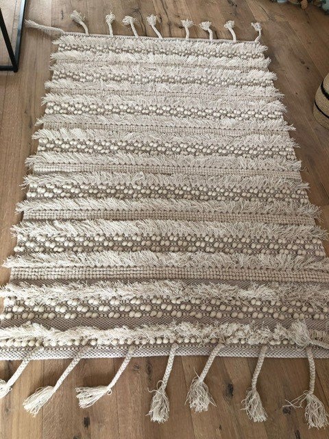 Me Gusta vloerkleed, Ophalen, 100 tot 150 cm, Zo goed als nieuw, Beige