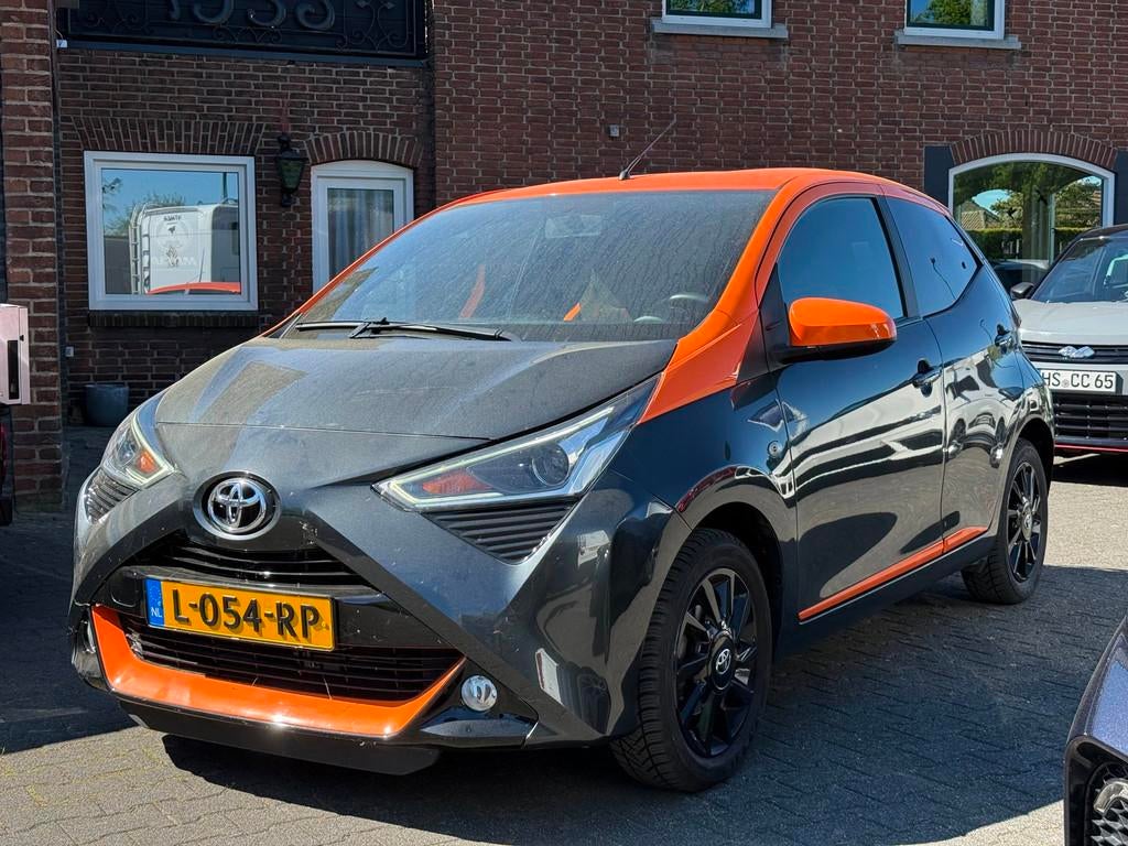 Toyota Aygo 1.0 VVT-i x-JBL | Carplay - Camera - All Season, Auto's, Voorwielaandrijving, Gebruikt, Euro 6, Automatische klimaatregeling