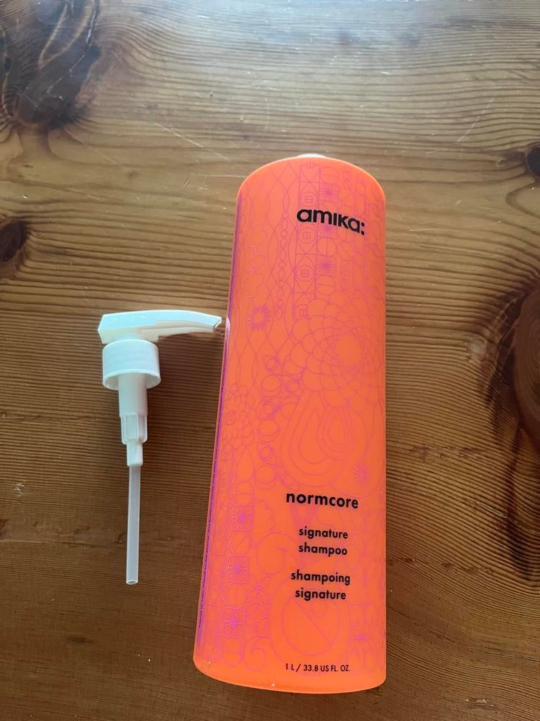 Amika signature shampoo 1000 ml, Ophalen of Verzenden, Nieuw, Goud, Handen en Nagels