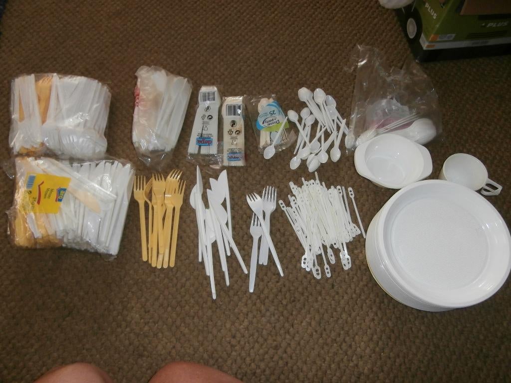feest plastic bestek borden vorken lepels bekers bord vork, Ophalen of Verzenden, Zo goed als nieuw, Feestartikel, Overige