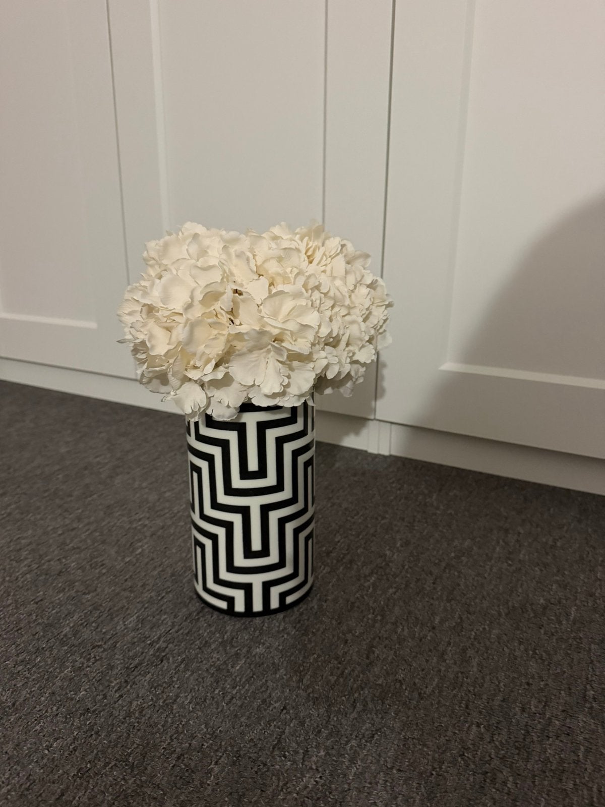 Vaas met kunstbloemen, Ophalen, Zo goed als nieuw