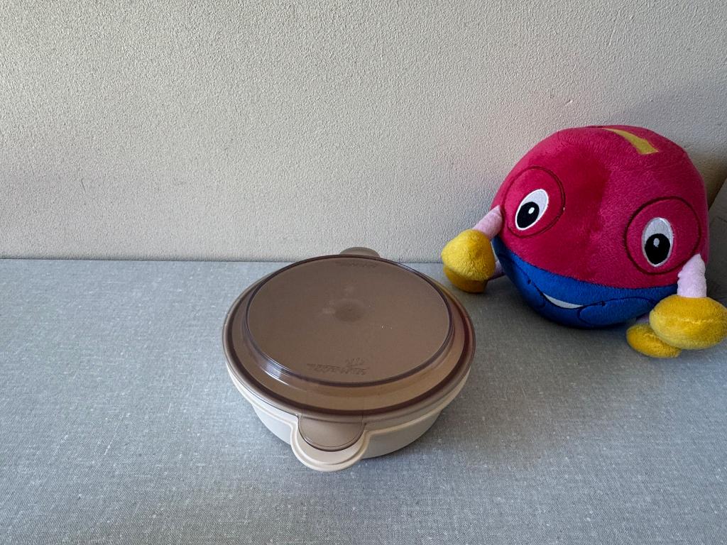 TUPPERWARE magnetron schaal TUPPERWAVE 200 Creme kleur, Huis en Inrichting, Keuken | Tupperware, Zo goed als nieuw, Schaal, Crème