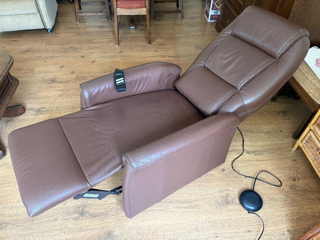 Foto 5 van Leren relaxfauteuil in goede staat