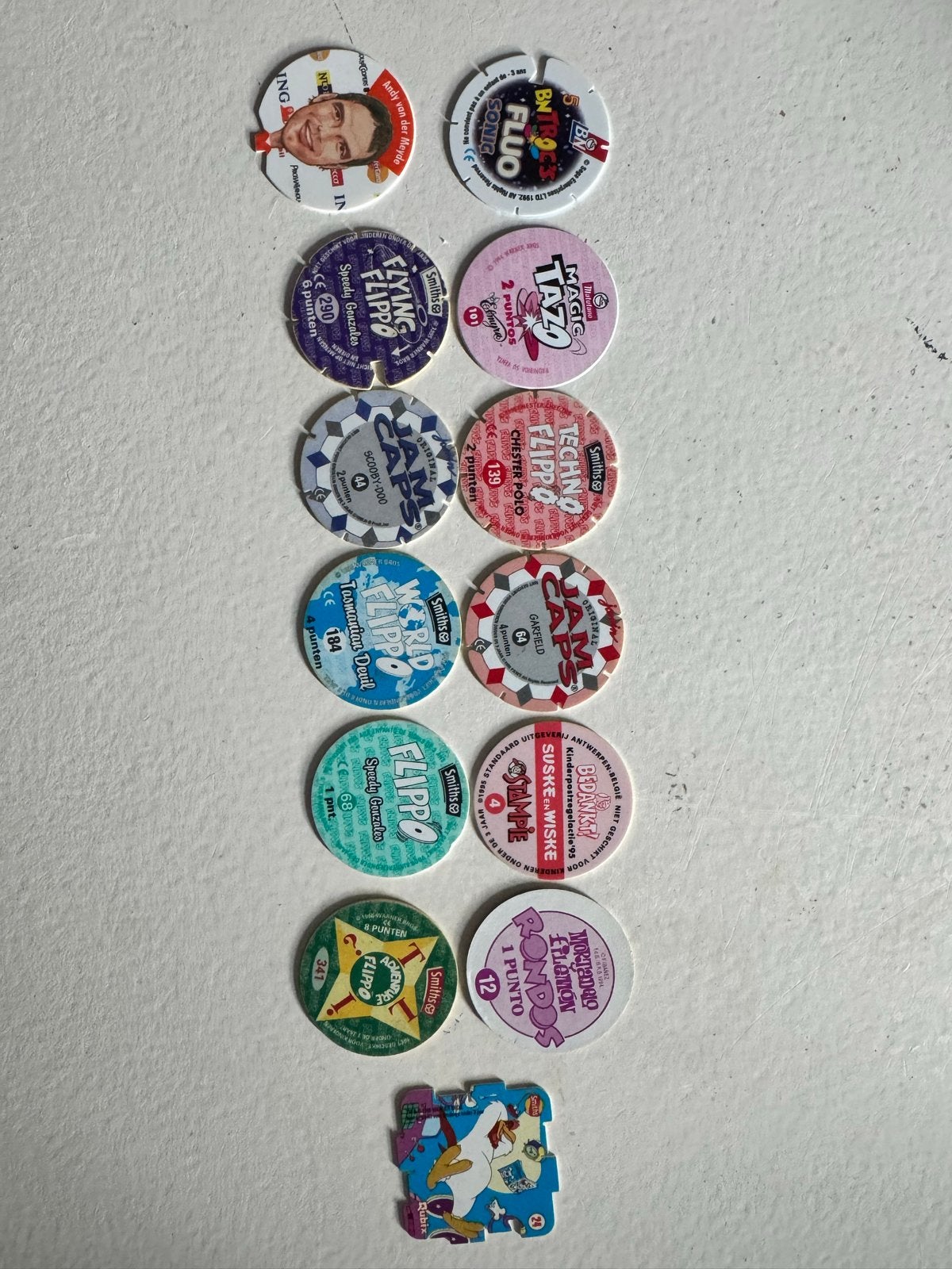 Grote verzameling Flippo's met albums en houten kist, Verzamelen, Ophalen of Verzenden, World, Verzameling, Met verzamelmap(pen)