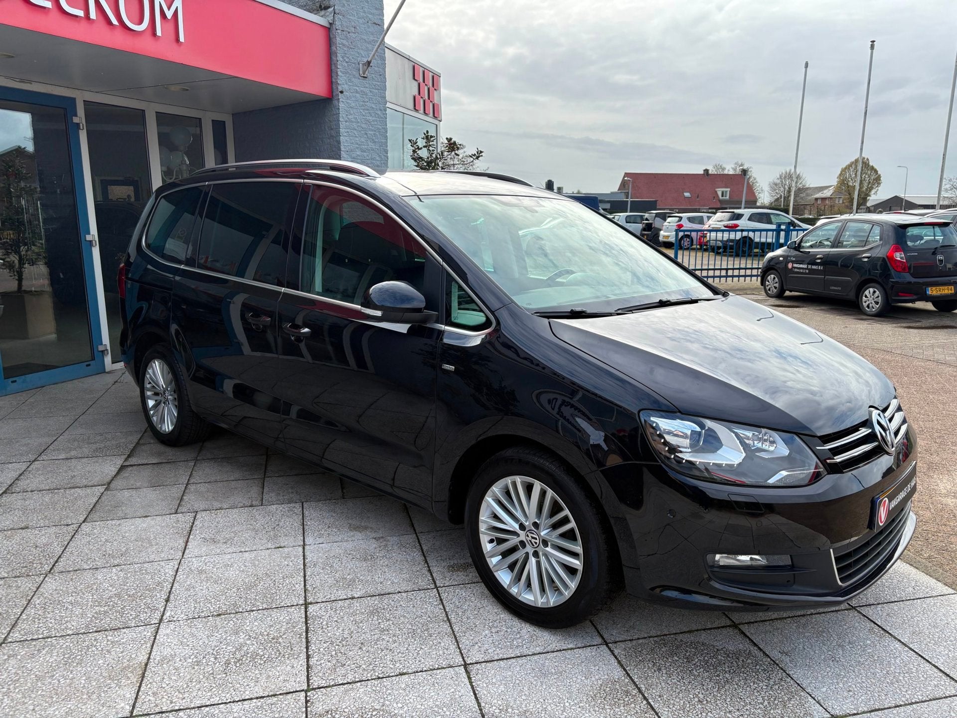 Volkswagen SHARAN 1.4 TSI Comfortline 7p., Stof, 4 cilinders, 7 stoelen, Zwart