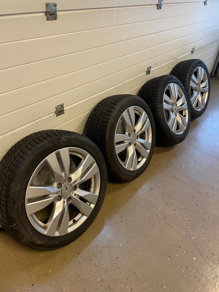 Mercedes velgen 17 inch E klasse C CLA A B winterbanden AMG, 16 inch, Banden en Velgen, Ophalen of Verzenden, Zomerbanden