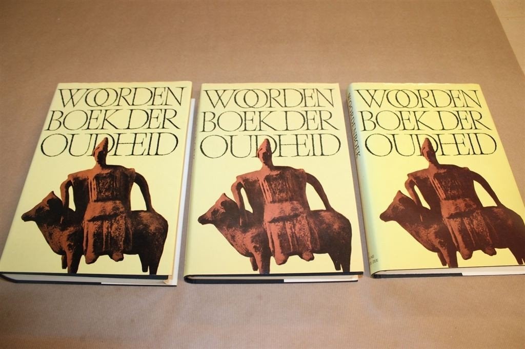 Woordenboek der Oudheid - 3 delen, Ophalen of Verzenden, 14e eeuw of eerder, Zo goed als nieuw, Europa