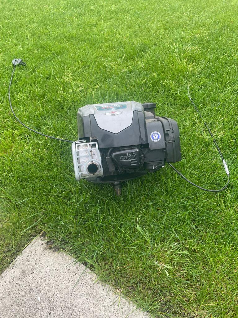 Briggs & Stratton grasmaaier motor 163cc, Tuin en Terras, Ophalen, Cirkelmaaier, Gebruikt, Versnellingen