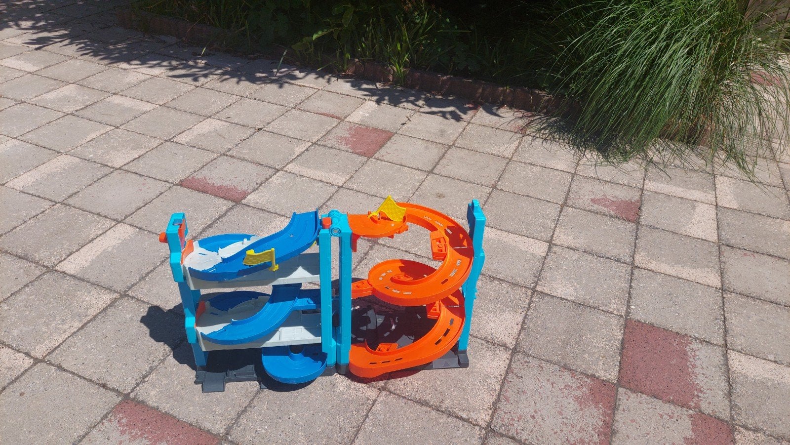 Hot Wheels Racebaan met Meerdere Niveaus, Ophalen