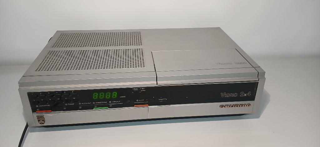 Vintage Grundig Video 2x4 Recorder Duitsland VHS PAL System, Gebruikt, ., Grundig, Ophalen of Verzenden
