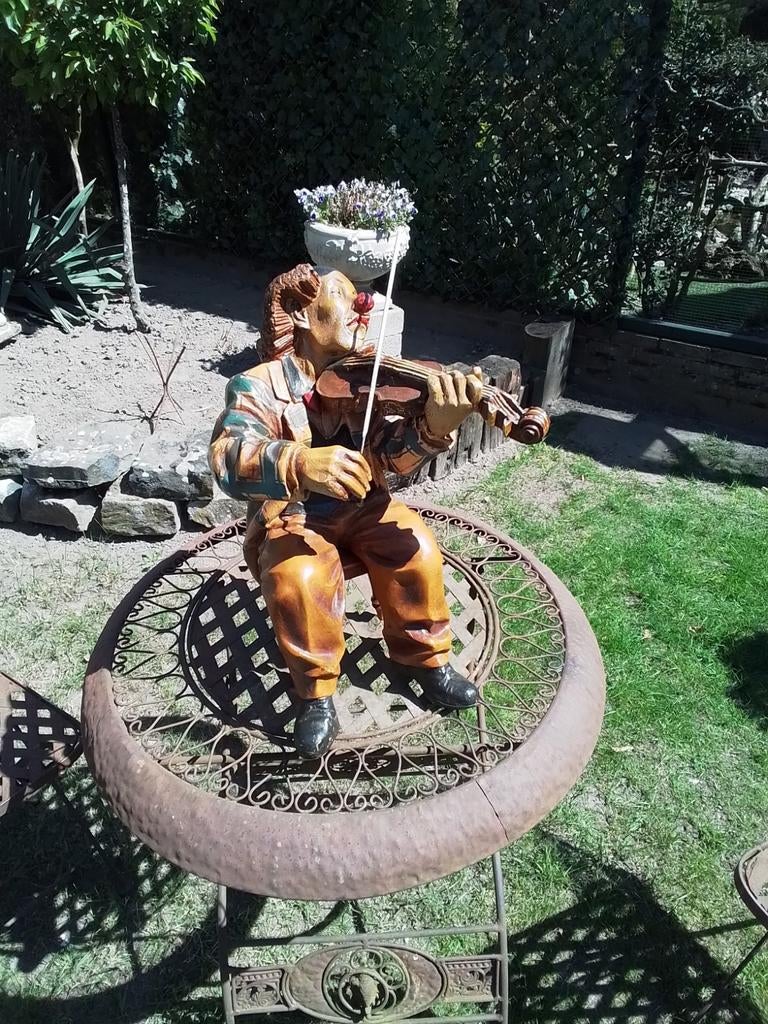 15058) mooie grote clown met viool op bankje hoog 48cm, Ophalen of Verzenden, Zo goed als nieuw