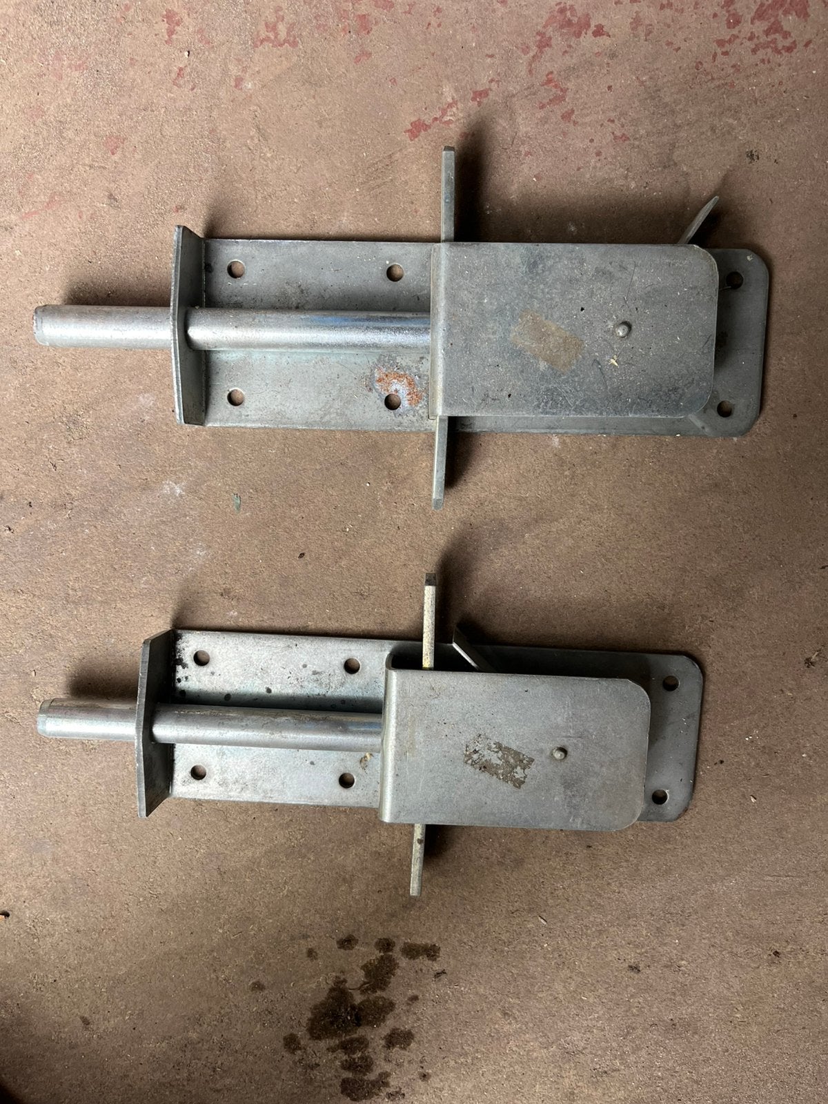 Te koop: 2 staldeur sloten, Doe-het-zelf en Verbouw, Ophalen, Zo goed als nieuw, Slot