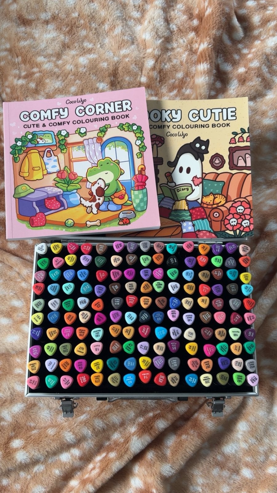 Cocowyo kleurboeken met stiften, Ophalen of Verzenden, Zo goed als nieuw, Papier, Schets- of Tekenboek