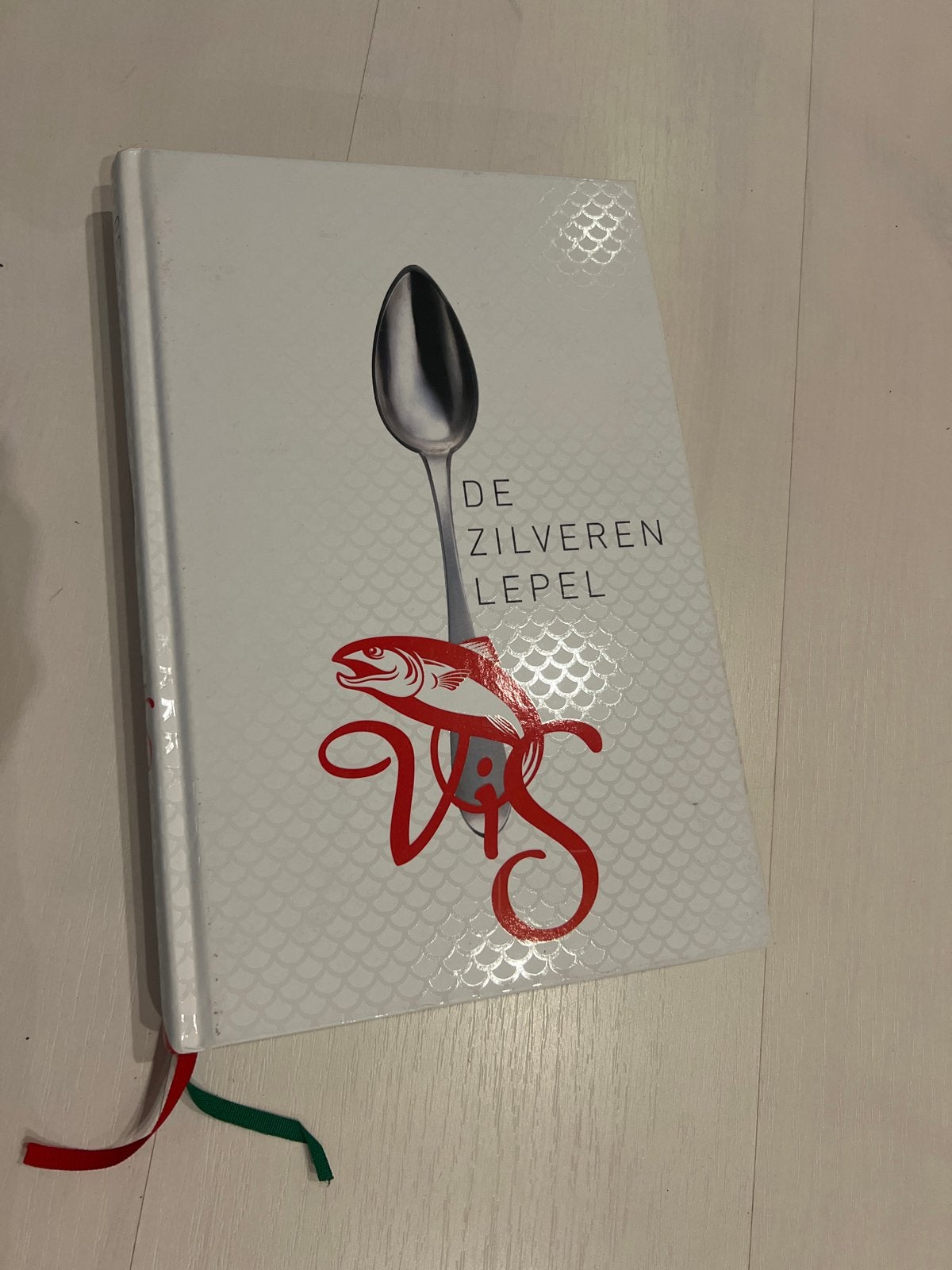 De Zilveren Lepel Vis & Zeevruchten Kookboek, Italië, Hoofdgerechten, Ophalen of Verzenden, Zo goed als nieuw