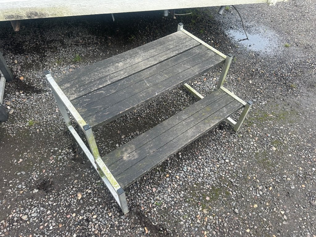 2 x trapje voor bij de stacaravan, Ophalen, Gebruikt
