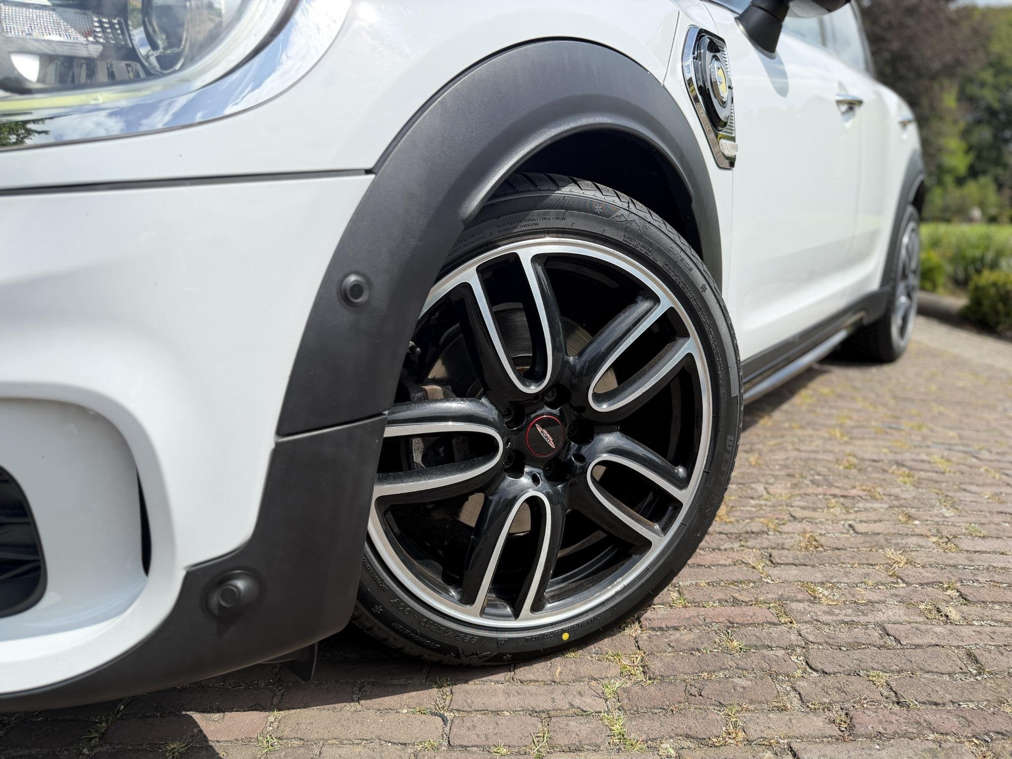 MINI Countryman 1.5 Cooper S E ALL4 Chili | Pano | Camera |, Auto's, Mini, 8 kWh, Gebruikt, Countryman, Wit