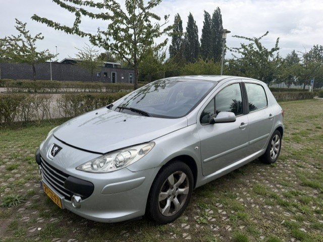 Peugeot 307 2.0-16V Premium, Gebruikt, 1225 kg, 4 cilinders, Origineel Nederlands