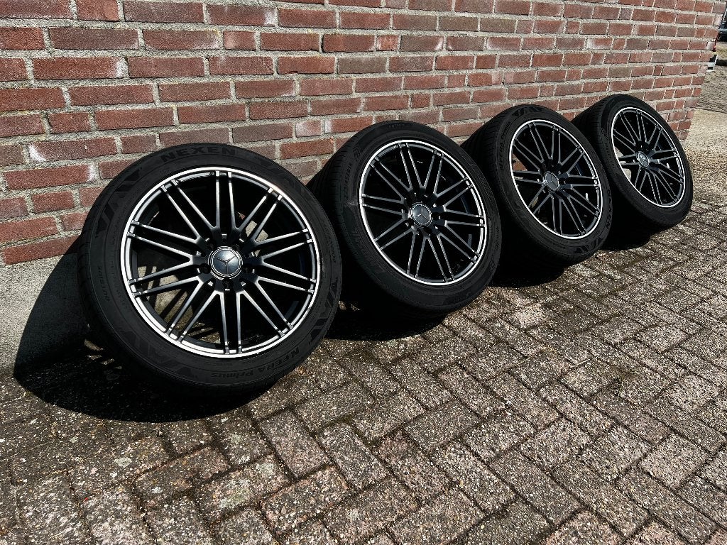 Mercedes Vito W639 Velgen 18" met zomerbanden, Ophalen, 18 inch, Banden en Velgen, Zomerbanden