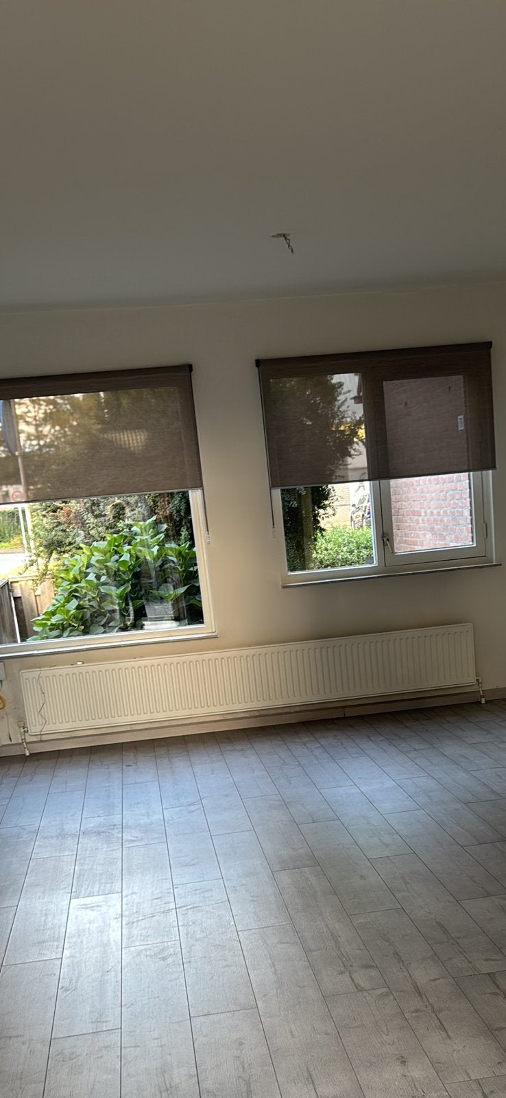 €10 per stuk, 3 mooie rolgordijnen semi transparant, Rolgordijn, Zo goed als nieuw, Rolgordijn, Grijs