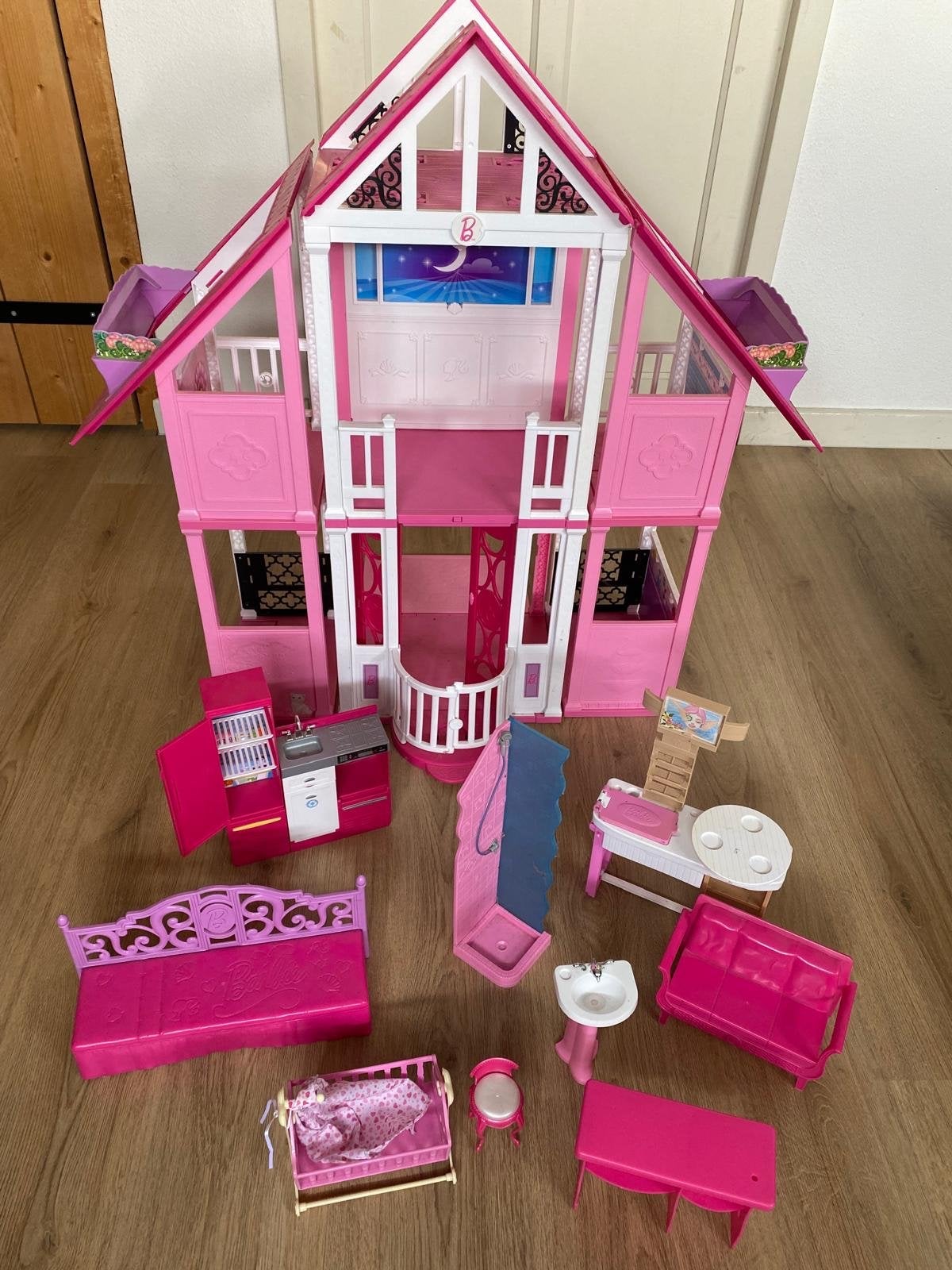 Barbie Droomhuis met meubels en accessoires, Ophalen, Zo goed als nieuw, Barbie