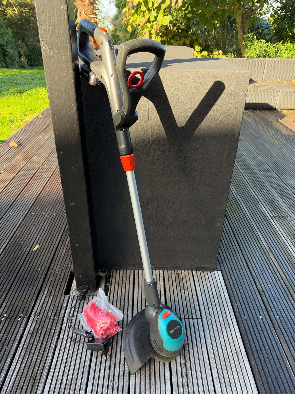 Gardena Accu Grastrimmer met Accu, Ophalen, Cirkelmaaier, Minder dan 30 cm, Accu-grasmaaier