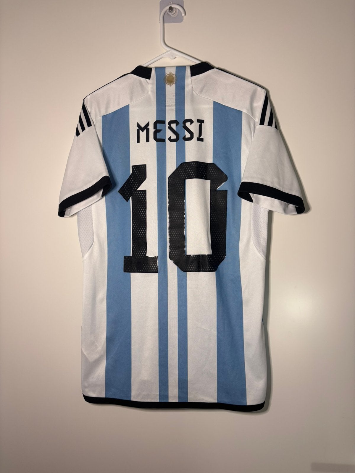 Argentinië 2022 Lionel Messi #10 voetbalshirt M, Verzenden, Zo goed als nieuw, Buitenlandse clubs, Shirt