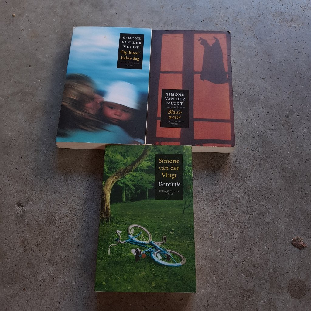 3 x Simone van der Vlugt, Ophalen of Verzenden, Gelezen