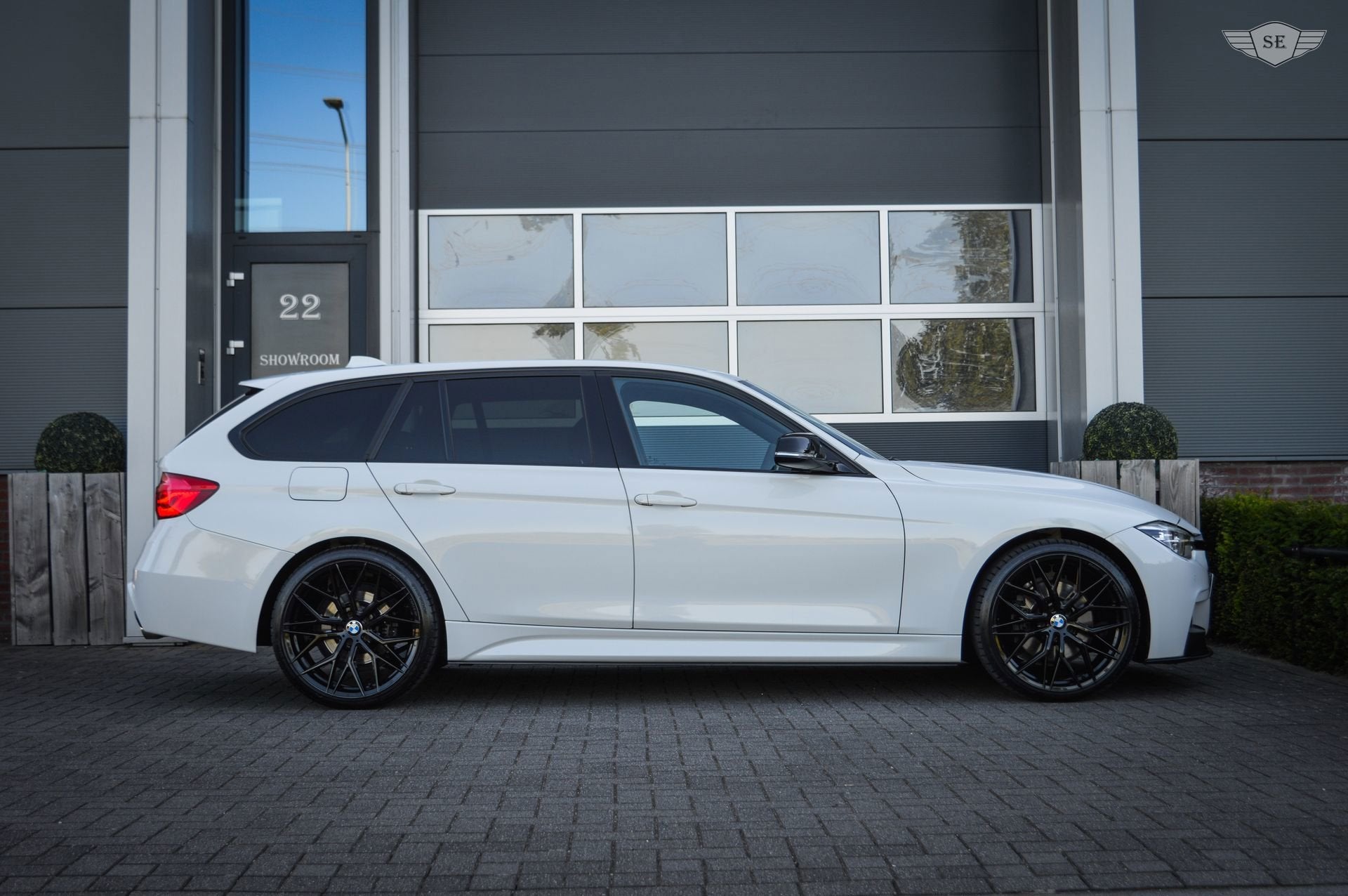 BMW 3-serie Touring 330i xDrive|M Sport|20"|*TOPSTAAT*|PDC|L, Automaat, 1998 cc, 15 km/l, 4 cilinders