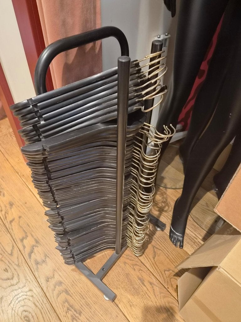 Kledinghangers met rek - ca. 50 stuks, Kleding | Dames, Kledinghangers, Gebruikt, Hout, Volwassenen, Ophalen
