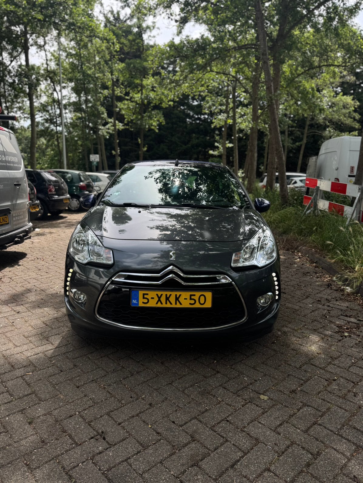 Citroën DS3 Cabrio 1.2 VTi | Navi - Cruise | 113.500 km, 40 €/maand, 1199 cc, Origineel Nederlands, Handgeschakeld