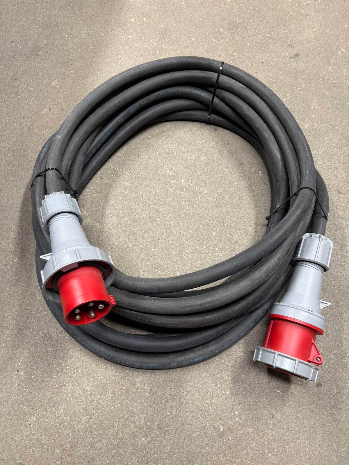 19,5 m Krachtkabel 5x16 RN-F Pirelli 2x 63A nieuwe stekkers, Ophalen of Verzenden, Zo goed als nieuw, Kabel of Snoer