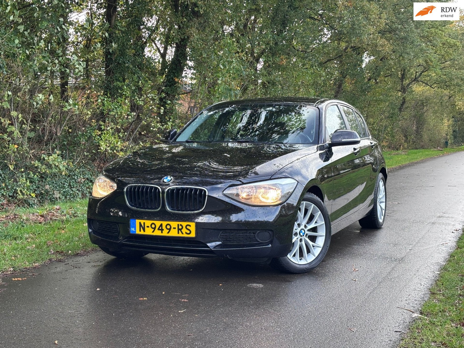 BMW 1-serie 116i Business+ | Stoelverwarming + Airco, 1-Serie, Euro 5, Gebruikt, 4 cilinders
