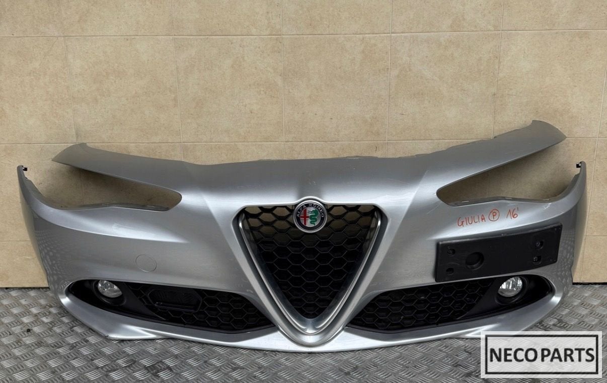 ALFA ROMEO GIULIA VOORBUMPER ORIGINEEL ALLES LEVERBAAR!!!, Auto-onderdelen, Gebruikt, -, Ophalen of Verzenden, Alfa Romeo