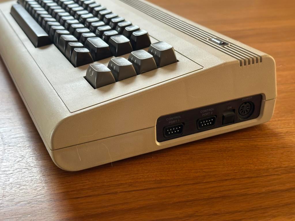 Zeer mooie Commodore 64 breadbin, Ophalen of Verzenden