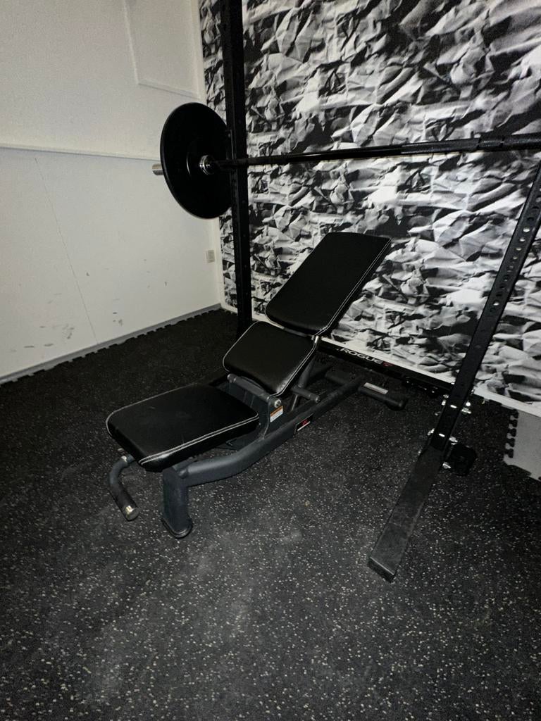 Home Gym - bench, dumbells, rack, matten, schijven, Ophalen, Zo goed als nieuw, Fitnessbank