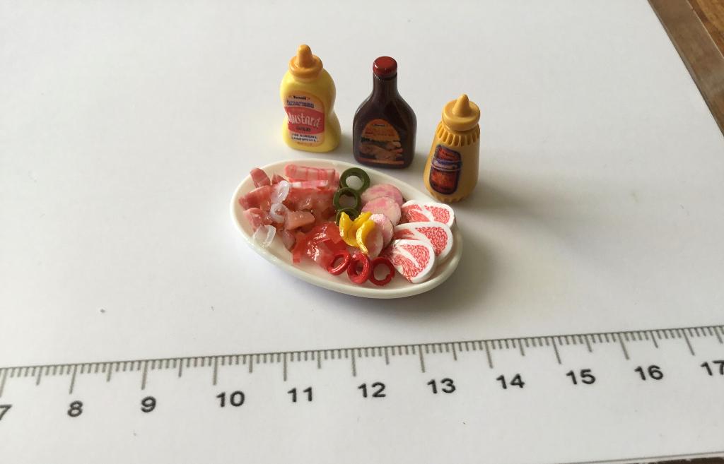 Poppenhuis miniaturen bbq schotel 83, Ophalen of Verzenden, Nieuw, Poppenhuis