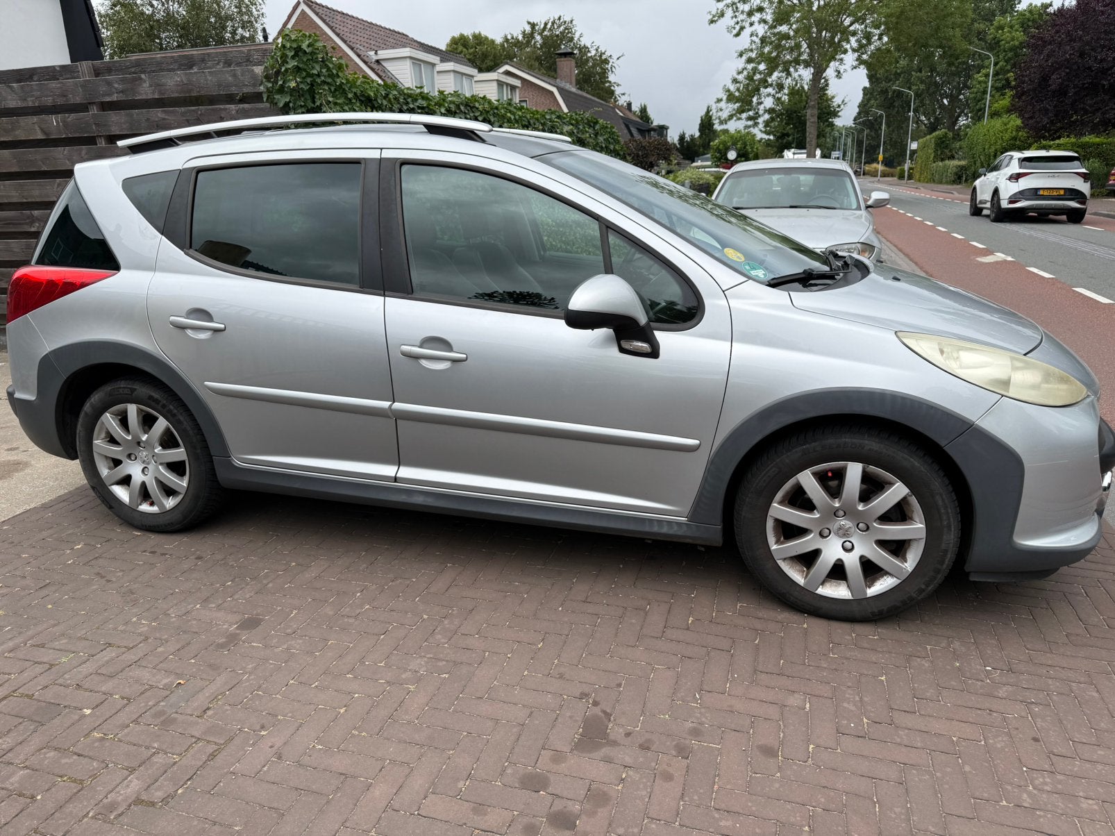 Peugeot 207 1.6 16V SW Outdoor 2007 Grijs, Voorwielaandrijving, 4 cilinders, 1110 kg, Handgeschakeld