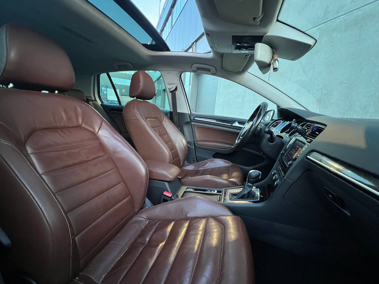 BomVolle Volkswagen Golf 7 1.4 TSI DSG AUT7/Panorama/LED/APK, 4 cilinders, Wit, Leder, 650 kg